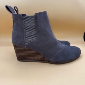 Toms Kelsey Women's Suede Wedge Ankle Boots - Pewter Gray,‎ Women’s 9.5, EUC